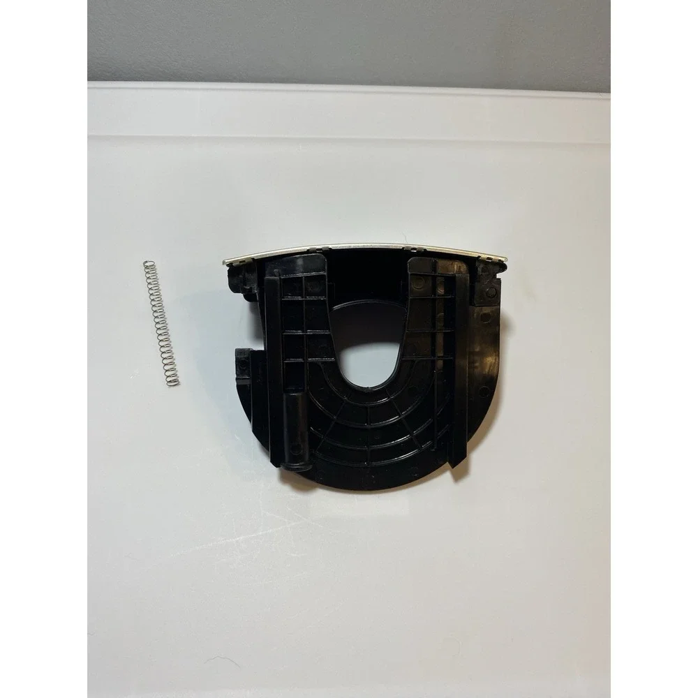 Cuisinart Grind & Brew Coffee Maker DGB-550‎ Filter Door replacement part P10